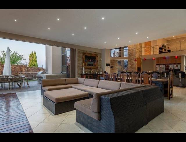 6 BEDROOM HOUSE FOR SALE IN MEYERSDAL